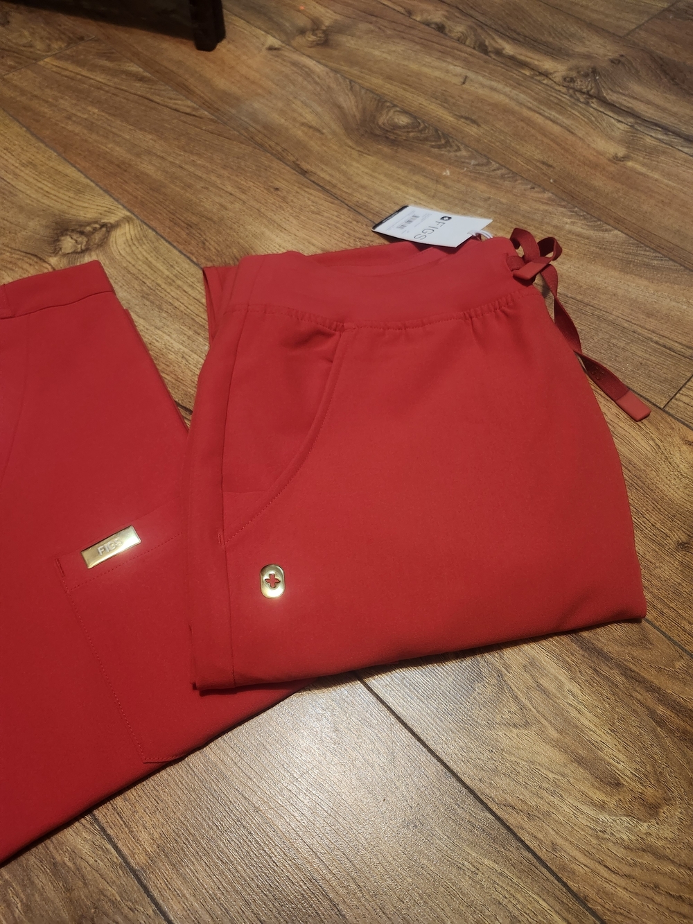 FIGS Women's Red Scrub Set - V-Neck Top & Drawstring Pants - Picture 5 of 5